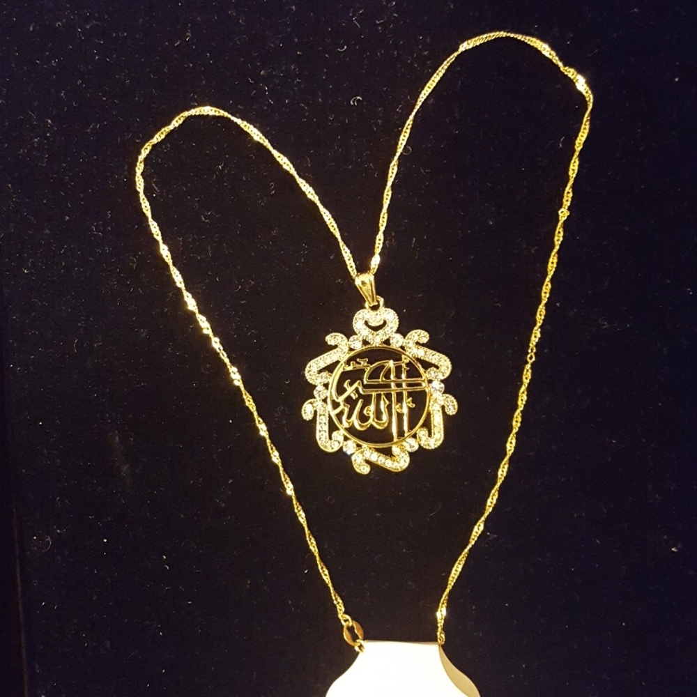 Jewelry - Picture 2 of 3